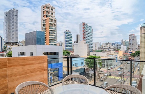 Barra Apartamento | Comfort & Convenience 200m From the Beach! Hba0309