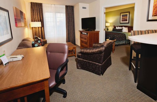 Las Colinas Hotel | Comfort & Convenience! w/ Fully-equipped Kitchen, Parking & Pool Onsite!