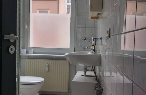 Adorf Apartamento | Comfort Dreibettzimmer mit Dusche
