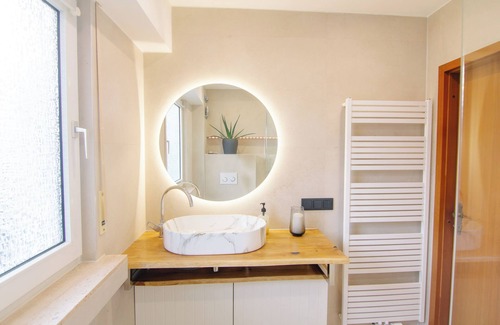 Lind Apartamento | Comfort Hub | 3 homestay guest rooms near airport, fair, trade fair, ESA & city