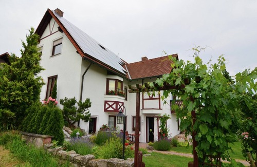 Zeil Villa | Ferienwohnung mit Garten en Zeil am Main