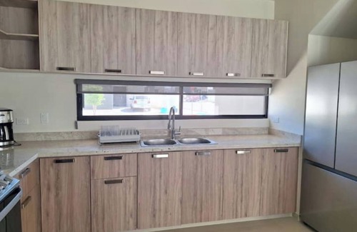 La Paz Casa | Comfort in Gated Community-Pool