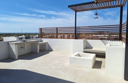La Paz Casa | Comfort in Gated Community-Pool