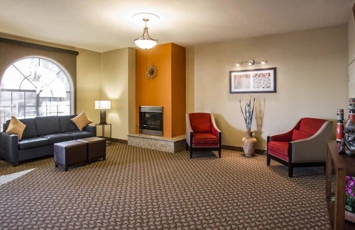 Estrella Hotel | Comfort Inn West Phoenix at 27th Ave and I-I0