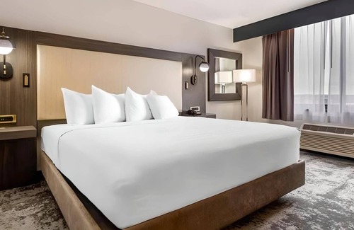 Brooklyn Center Hotel | Comfort Inn