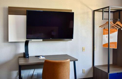 Cartersville Hotel | Comfort Inn & Suites Cartersville - Emerson Lake Point