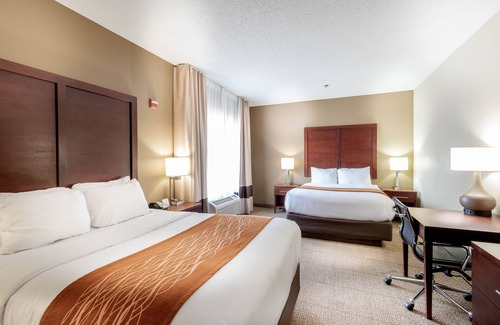 Dallas Hotel | Comfort Inn & Suites Love Field - Dallas Market Center