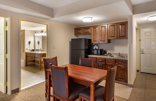 Northwest Hotel | Comfort Inn & Suites Virginia Beach - Norfolk Airport