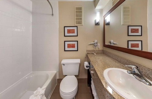 Pierpont Bay Hotel | Comfort Inn & Suites Ventura Beach
