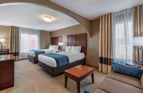 Pierpont Bay Hotel | Comfort Inn & Suites Ventura Beach