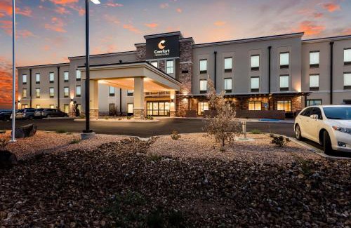 Hurricane Hotel | Comfort Inn & Suites Zion Park Area