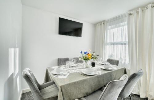 Market Harborough Apartamento | Comfort Lettings - 4 bedroom, 8 Beds & 2 Free Parking, Garden, Family and Workers Friendly