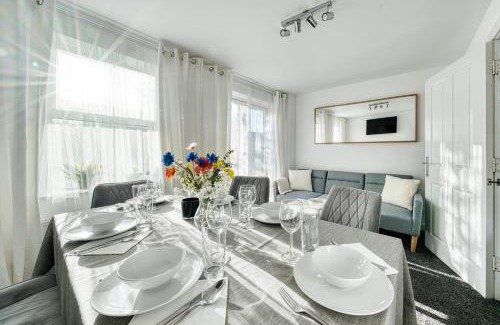 Market Harborough Apartamento | Comfort Lettings - 4 bedroom, 8 Beds & 2 Free Parking, Garden, Family and Workers Friendly