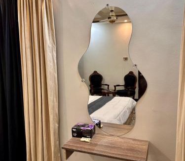 Gulshan-e-Iqbal Hotel | Comfort lodge Guest House