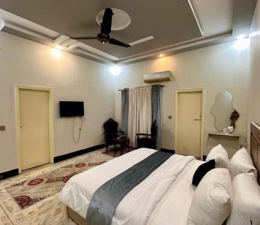 Gulshan-e-Iqbal Hotel | Comfort lodge Guest House