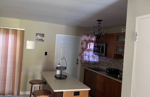 Boscobel Casa | Comfort of it all..15 minutes from the heart of Ocho Rios