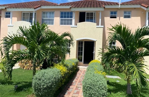 Boscobel Casa | Comfort of it all..15 minutes from the heart of Ocho Rios