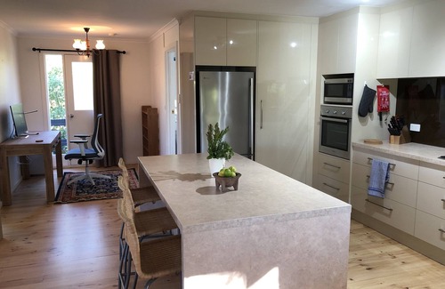 Second Valley Casa | Comfort + privacy near magical Second Valley beach. Great for families.