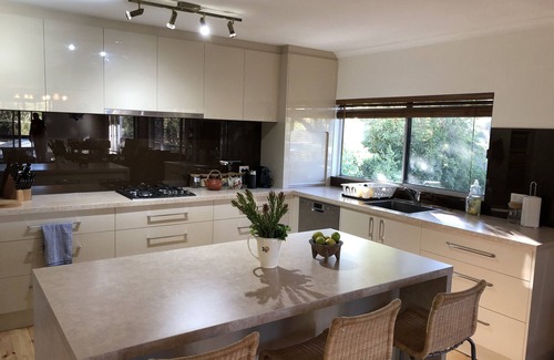 Second Valley Casa | Comfort + privacy near magical Second Valley beach. Great for families.
