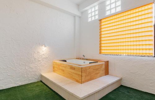 Benicalap Apartamento | Comfort Stay for 7 pax - Terrace & Jacuzzi