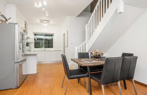 Bankstown Casa | Comfort Stay in Bankstown Free Parking