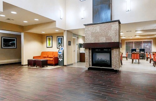 Tulsa Hotel | Comfort Suites Central/I-44
