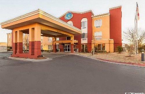 Tulsa Hotel | Comfort Suites Central / I-44