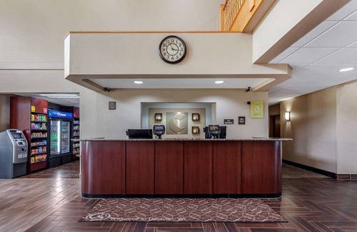 Delavan Hotel | Comfort Suites Delavan - Lake Geneva Area