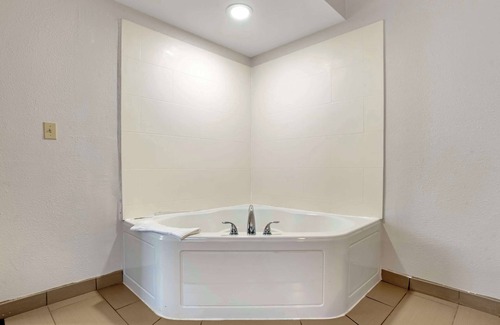 Hattiesburg Hotel | Comfort Suites Hattiesburg near University