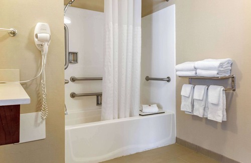 Witmer Hotel | Comfort Suites Amish Country