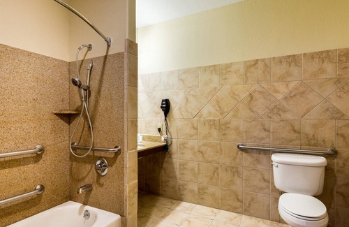 Webster Hotel | Comfort Suites near NASA - Clear Lake