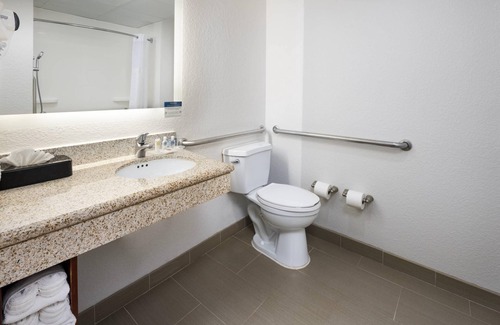 Skyland Hotel | Comfort Suites Outlet Center
