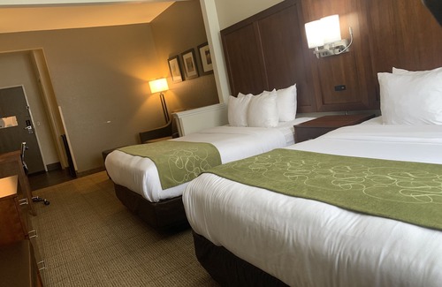 Peoria Hotel | Comfort Suites Peoria I-74
