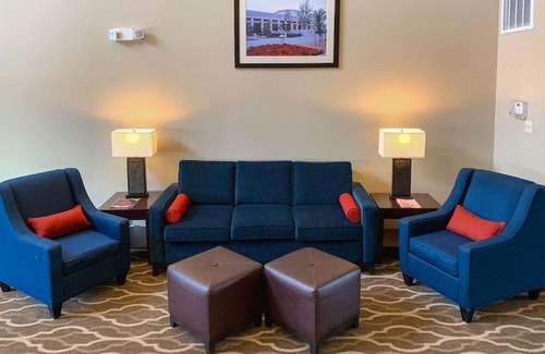 College Station Hotel | Comfort Suites Texas Ave