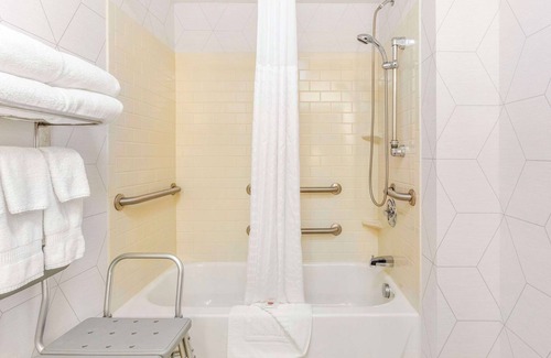 Whitsett Hotel | Comfort Suites Whitsett - Greensboro East