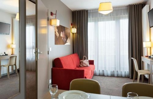 Annemasse Hotel | Comfort Triple Room near Geneva