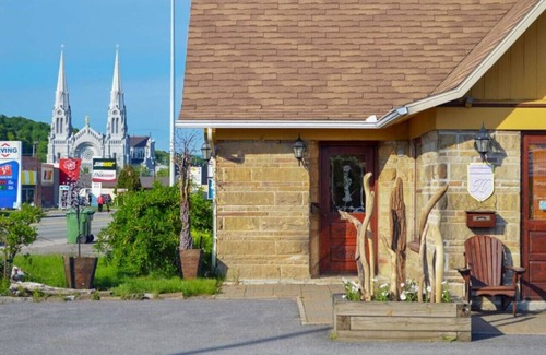 Ste Anne de Beaupre Apartamento | Comfortable loft by the river at Lofts Fleuve et Montagnes - 16