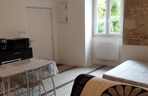 Chasseneuil-du-Poitou Apartamento | Estudio Confortable a 3 Minutos del Futuroscope – Ideal para 5 Personas con Wi-Fi y Aparcamiento