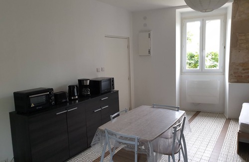Chasseneuil-du-Poitou Apartamento | Estudio Confortable a 3 Minutos del Futuroscope – Ideal para 5 Personas con Wi-Fi y Aparcamiento