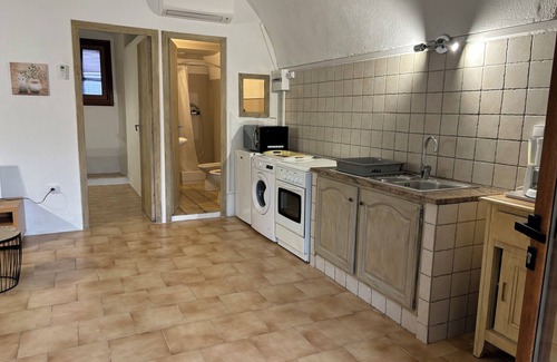 Feliceto Apartamento | Comfortable 1-bedroom apartment on ground floor.