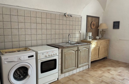 Feliceto Apartamento | Comfortable 1-bedroom apartment on ground floor.