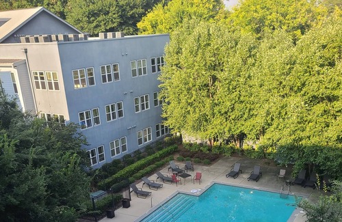 Piedmont Heights Apartamento | Comfortable 1 bedroom loft with balcony & kitchen
