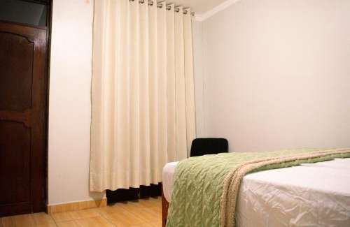 Ayacucho Apartamento | Comfortable 1st floor apartment in front of a park, Central, with Garage