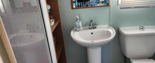 Rhuddlan Casa | Comfortable 2 Bedroom Caravan - Close to Castle