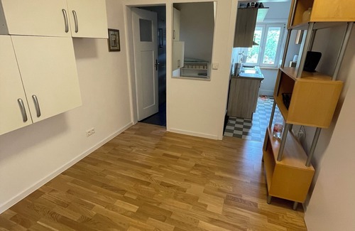 Stuttgart Apartamento | Comfortable 2-bedroom apartment with WiFi in Lovely Plieningen!