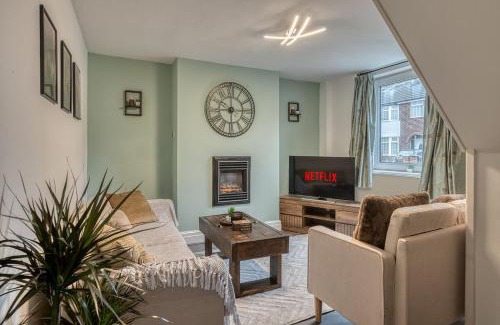 Trafford Apartamento | Comfortable 2 Bedroom Cottage with Driveway and Pet Friendly Stay