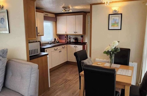 Rhuddlan Cabina | Comfortable 3 Bedrooms Caravan - Close to Castle