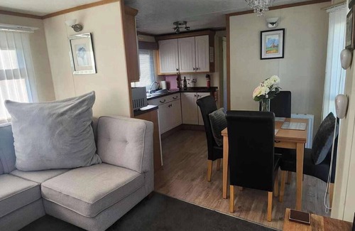 Rhuddlan Cabina | Comfortable 3 Bedrooms Caravan - Close to Castle