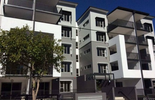 Coopers Plains Apartamento | Comfortable 2BR Getaway in Cooper Plains with Parking
