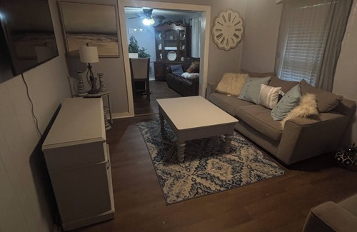Ruston Apartamento | Comfortable 2BR Retreat in Ruston Perfect for Game Days”